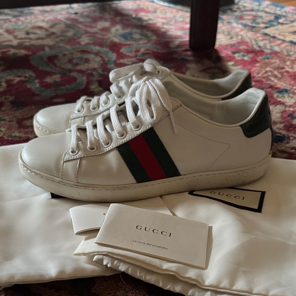 Gucci White Leather Sneakers with Red and Green Accents 36.5